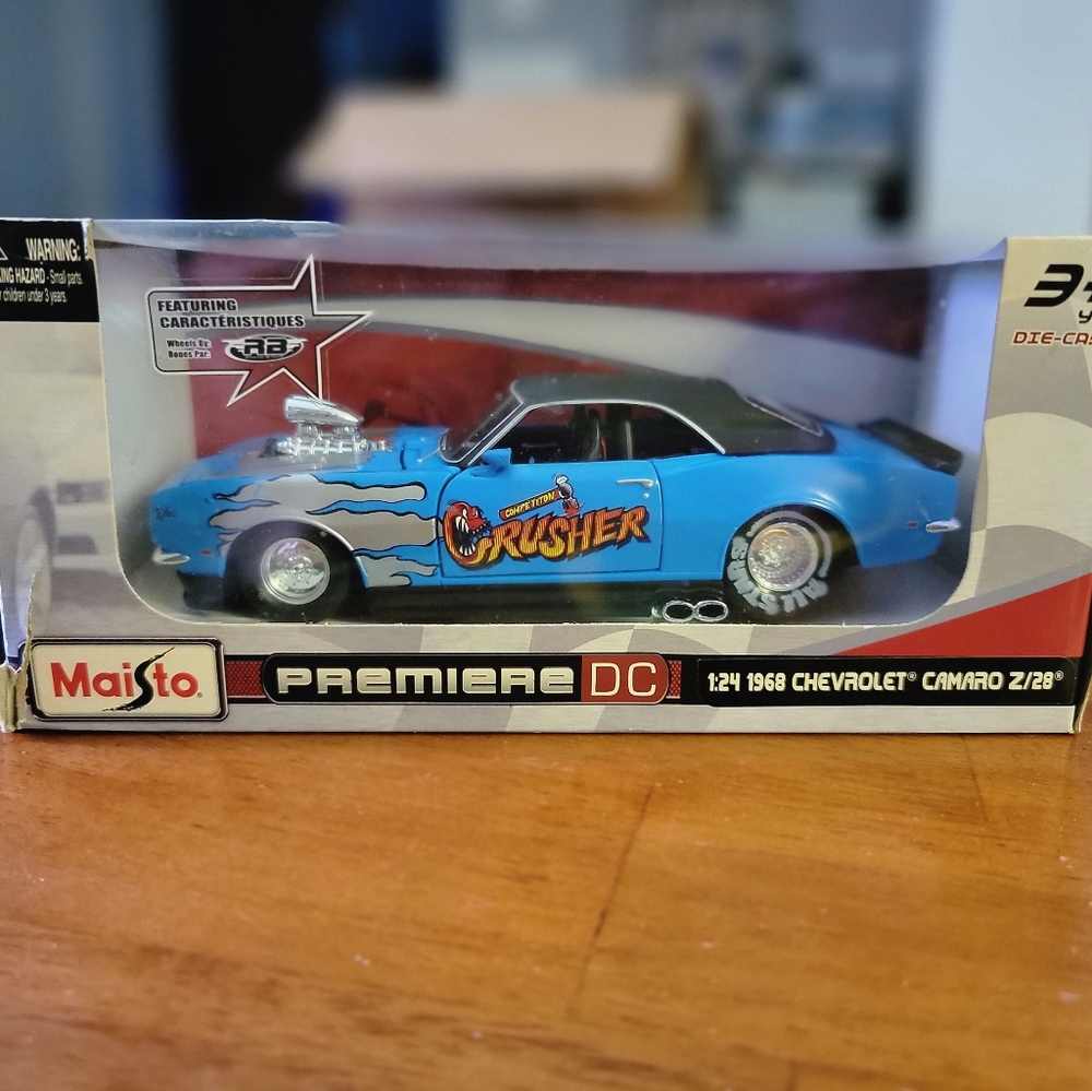 Maisto Premiere DC 1968 Chevrolet Camaro Z/28 Competition Crusher 1:24 Die-Cast